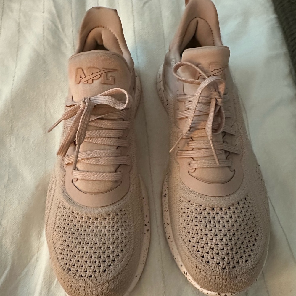 APL Women's Blush Techloom Tracer Athletic Shoes